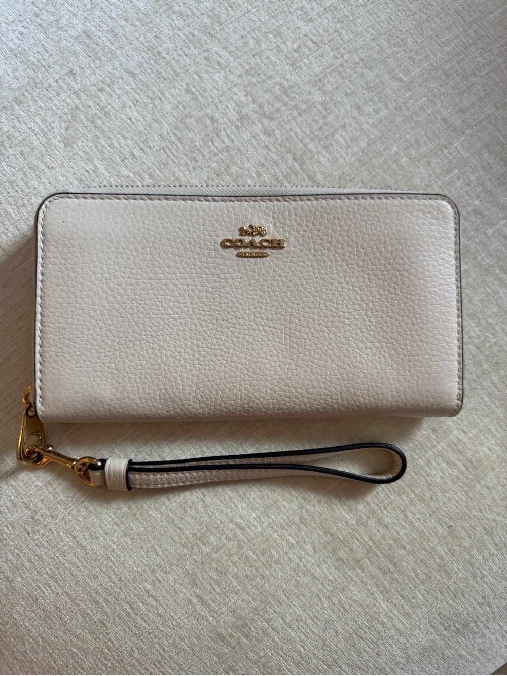 Coach Wrist Wallet Long Zip Around